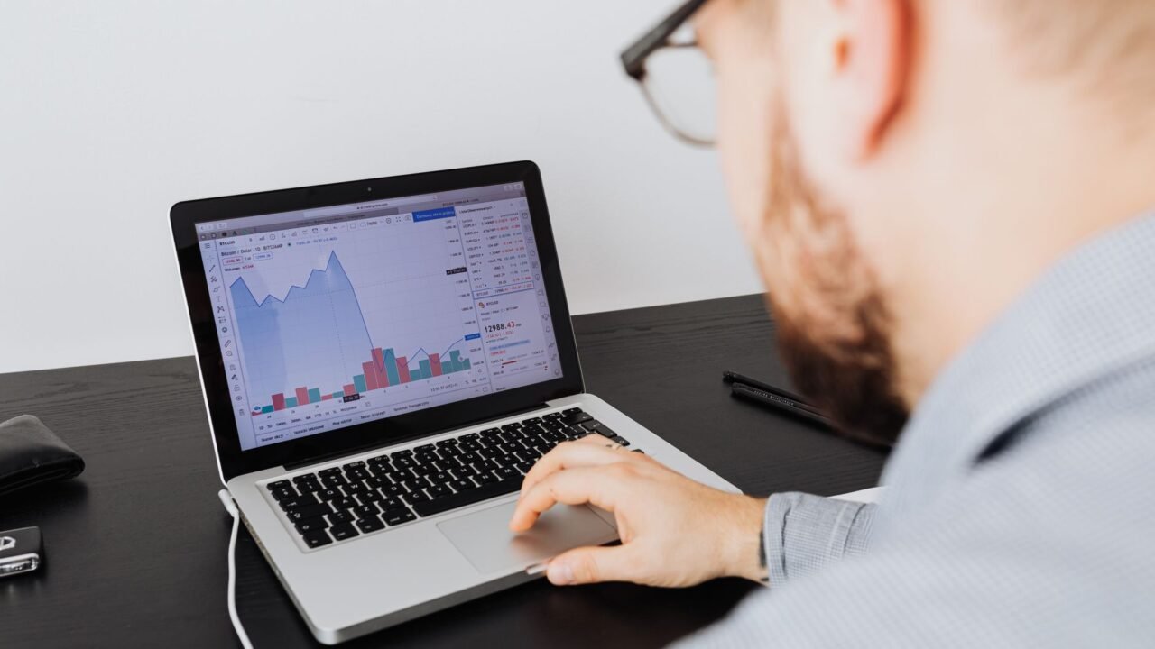 Diagnosing TTFB Latency Bottlenecks in WordPress Stacks